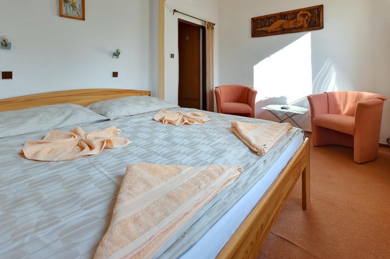 Hotel Kovarna Decin Exterior photo